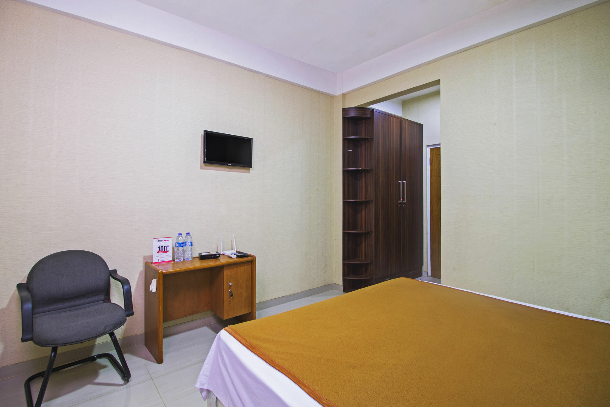 Hotel RedDoorz near Cilandak Town Square Dżakarta Zewnętrze zdjęcie