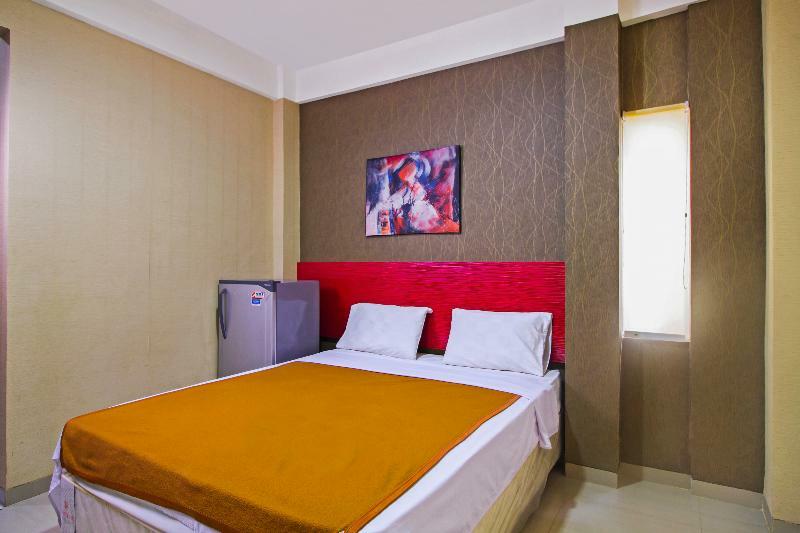 Hotel RedDoorz near Cilandak Town Square Dżakarta Zewnętrze zdjęcie