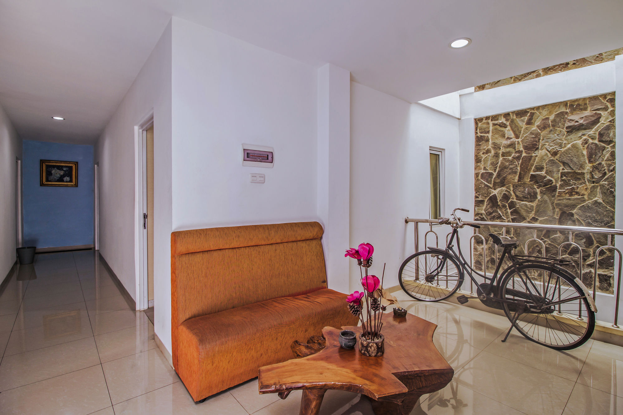 Hotel RedDoorz near Cilandak Town Square Dżakarta Zewnętrze zdjęcie